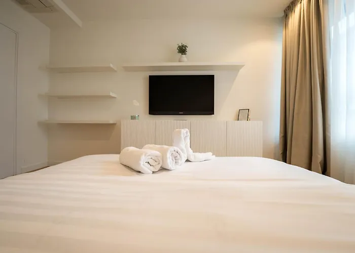 Sphere - High-End 1Br Getaway Near Promenada Mall